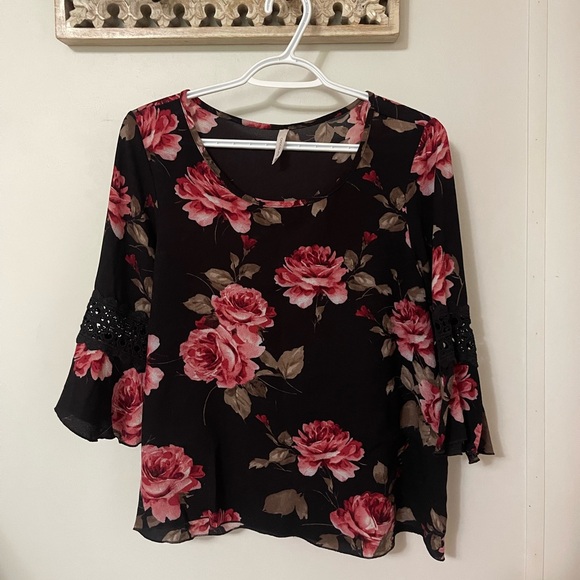 Sz M Women’s Blouse - Picture 1 of 1